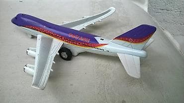 Figurines & Models: Avion Boing 74719 cxm. sa govorom,zvukom poletanja,2 led diode i at lalafo.rs — 3 Figurines & Models: Avion Boing 74719 cxm. sa govorom,zvukom poletanja,2 led diode i — 3