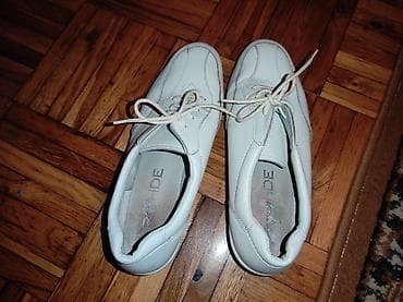 Belo-kožne patike/cipele sa pertlama – uniseks, minimalistički dizajn na lalafo.rs — 4 Belo-kožne patike/cipele sa pertlama – uniseks, minimalistički dizajn — 4