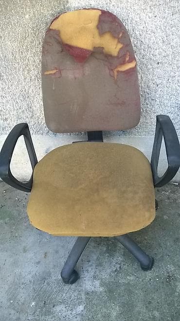 Furniture: Kancelarijska stolica drap ispravno podizanje,treba presvlacenje at lalafo.rs — 1 Furniture: Kancelarijska stolica drap ispravno podizanje,treba presvlacenje — 1