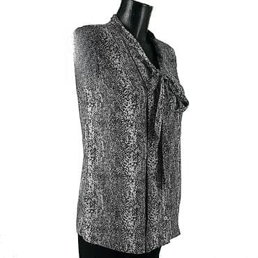 Bluza paul costelloe, vel. S marka: paul costelloe veličina: s na lalafo.rs — 2 Bluza paul costelloe, vel. S marka: paul costelloe veličina: s — 2