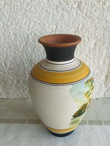 Vases and pots: Terakota Ručno Oslikana Veća Vazna 80s - 26 cm Stanje: Nekorišćeno at lalafo.rs — 7 Vases and pots: Terakota Ručno Oslikana Veća Vazna 80s - 26 cm Stanje: Nekorišćeno — 7