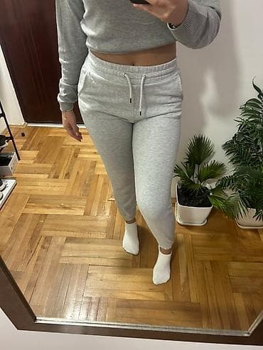 Ženske sportske trenerke – siva boja - Kroj: slim jogger sa elastikom na lalafo.rs — 3 Ženske sportske trenerke – siva boja - Kroj: slim jogger sa elastikom — 3