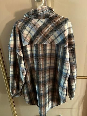 Jaknica u L velicini, kupljena u Pepcu. Moze da se nosi i kao S i M na lalafo.rs — 4 Jaknica u L velicini, kupljena u Pepcu. Moze da se nosi i kao S i M — 4