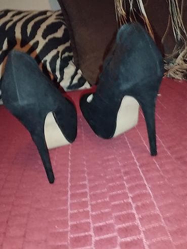 Crne salonke, vel. 39 na pertlanje oko noge. Nosene samo dva put i ne na lalafo.rs — 6 Crne salonke, vel. 39 na pertlanje oko noge. Nosene samo dva put i ne — 6