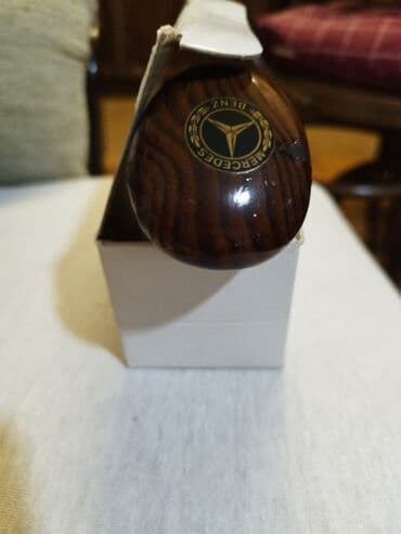 Drvena ručica menjača – Mercedes-Benz - Klasični dizajn od tamnog na lalafo.rs Drvena ručica menjača – Mercedes-Benz - Klasični dizajn od tamnog