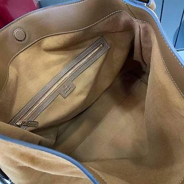 Velika ženska torba od brušene kože (mokasina braon ton), sa širokim at lalafo.rs — 2 Velika ženska torba od brušene kože (mokasina braon ton), sa širokim — 2