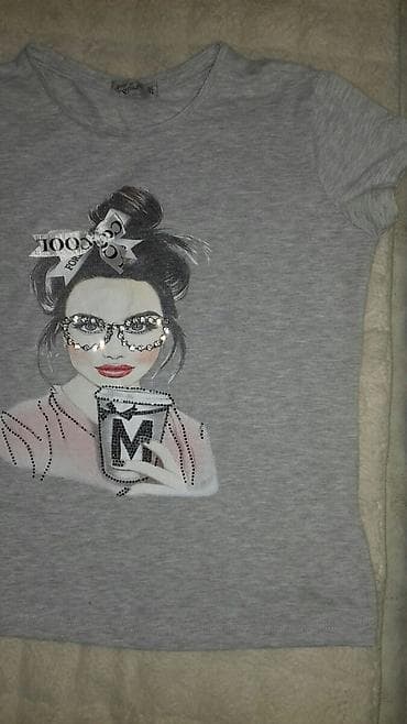 Majca za devojčicu u odličnom stanju.
Veličina 12,152cm
Cena 500 at lalafo.rs — 3 Majca za devojčicu u odličnom stanju.
Veličina 12,152cm
Cena 500 — 3