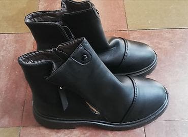 Čizme ženske br. 41 – NOVO! - Model: kratke zimske čizme, crne boje - na lalafo.rs — 1 Čizme ženske br. 41 – NOVO! - Model: kratke zimske čizme, crne boje - — 1