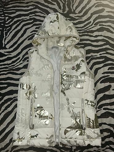 Moncler prsluk nov pise da je L velicina ali odgovara M na lalafo.rs — 1 Moncler prsluk nov pise da je L velicina ali odgovara M — 1