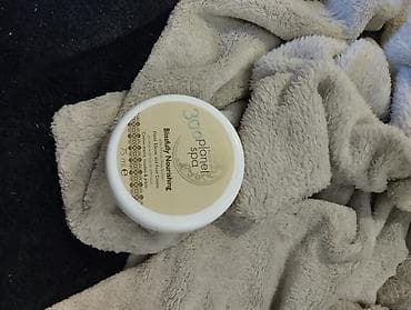 - Avon parfemi kreme za ruke i telo kupka za telo mleko za telo maske na lalafo.rs — 10 - Avon parfemi kreme za ruke i telo kupka za telo mleko za telo maske — 10