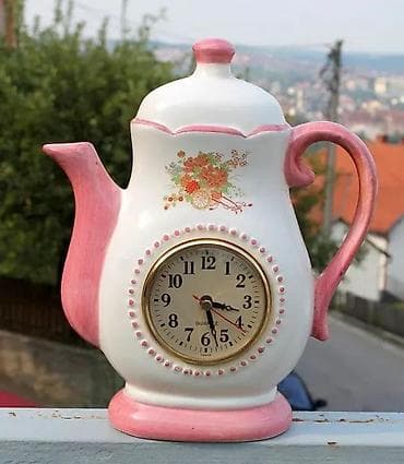 Vtg Kaminski ukrasni keramički sat u obliku čajnika 26 cm!. Ispravan na lalafo.rs Vtg Kaminski ukrasni keramički sat u obliku čajnika 26 cm!. Ispravan