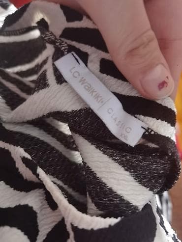 Bluza dugih rukava, nekorišćena Uzeta u waikikiju Ima kao zebra saru na lalafo.rs — 2 Bluza dugih rukava, nekorišćena Uzeta u waikikiju Ima kao zebra saru — 2