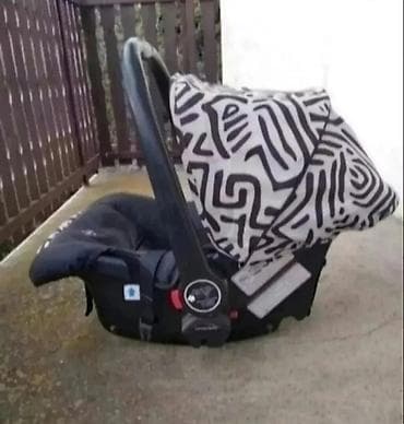 Nosiljka ili autosediste u dobrom stanju at lalafo.rs Nosiljka ili autosediste u dobrom stanju