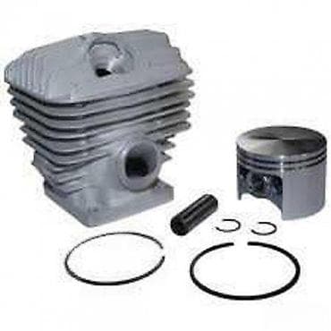 Kompletan set delova za motor koji uključuje cilindar, klip i na lalafo.rs Kompletan set delova za motor koji uključuje cilindar, klip i