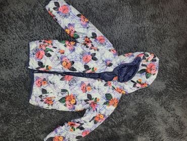 Jakne, kaputi i prsluci: Dečja jakna sa kapuljačom – šarena cvetna štampa - Topla, prošivena na lalafo.rs Jakne, kaputi i prsluci: Dečja jakna sa kapuljačom – šarena cvetna štampa - Topla, prošivena