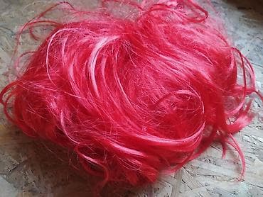 Prodajem jarko crvenu periku,potpuno nova,nenošena at lalafo.rs — 1 Prodajem jarko crvenu periku,potpuno nova,nenošena — 1