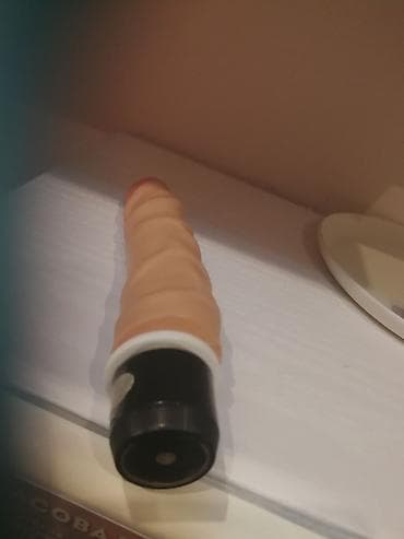 Vibrator silikonski na dve baterije na lalafo.rs — 5 Vibrator silikonski na dve baterije — 5