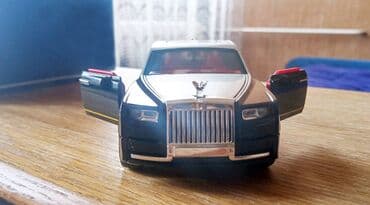 Nov model automobila Rols Rojs Fantom. Napravljen je od kvalitetne ABS na lalafo.rs Nov model automobila Rols Rojs Fantom. Napravljen je od kvalitetne ABS