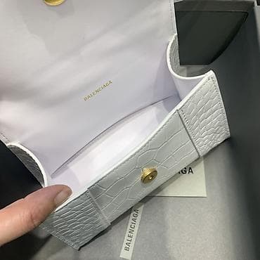 Balenciaga Hourglass torbica – mini format, bela lak koža sa na lalafo.rs — 6 Balenciaga Hourglass torbica – mini format, bela lak koža sa — 6