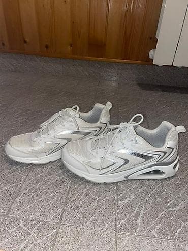 Skechers sportske patike – bele sa srebrnim detaljima - Model sa na lalafo.rs — 1 Skechers sportske patike – bele sa srebrnim detaljima - Model sa — 1