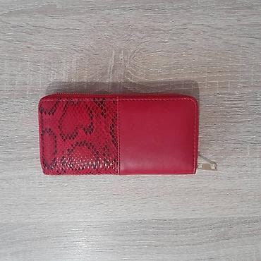 Nov ženski tamno crveni novčanik - bordo s printom Lep novčanik na lalafo.rs — 6 Nov ženski tamno crveni novčanik - bordo s printom Lep novčanik — 6