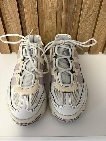 Adidas ženske patike – model s debelim đonom i Lightstrike at lalafo.rs — 4 Adidas ženske patike – model s debelim đonom i Lightstrike — 4