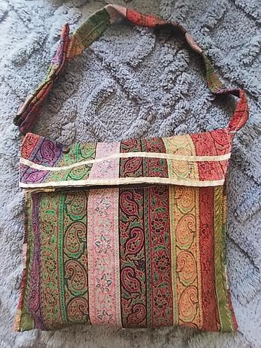 Torba preko ramena sa etno/boho dezenom - Materijal: čvrsto tkana na lalafo.rs — 1 Torba preko ramena sa etno/boho dezenom - Materijal: čvrsto tkana — 1