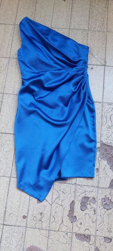 Saten haljina veličina 40 odgovara za 38 na lalafo.rs Saten haljina veličina 40 odgovara za 38