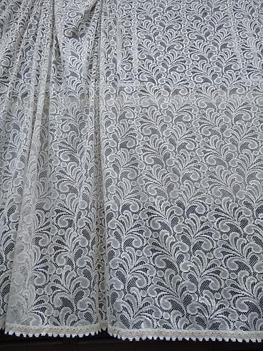 Zavese x2 dim. jedne je 2.60x6.30 u dobrom stanju. Imaju usivene trake na lalafo.rs Zavese x2 dim. jedne je 2.60x6.30 u dobrom stanju. Imaju usivene trake
