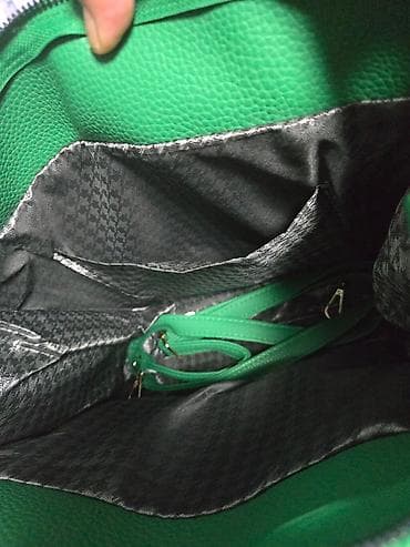 Zelena tote torba “THE TOTE BAG” od teksturirane eko-kože. Prostran at lalafo.rs — 3 Zelena tote torba “THE TOTE BAG” od teksturirane eko-kože. Prostran — 3