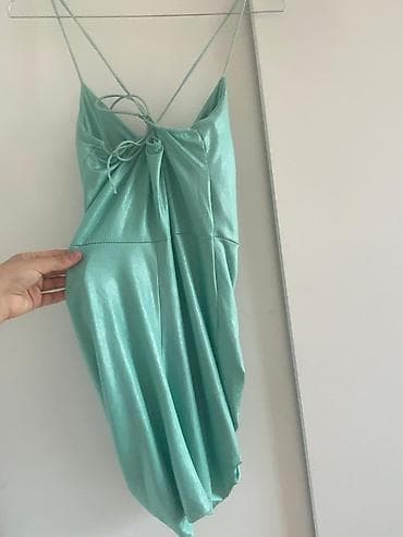 Ženska mini haljina sa tankim bretelama, dostupna u više boja: - crna na lalafo.rs — 6 Ženska mini haljina sa tankim bretelama, dostupna u više boja: - crna — 6