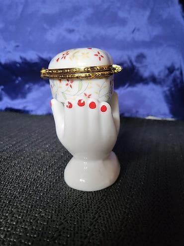 Satula vintaz, nova porcelanska za nakit. Satula he nova,lak na lalafo.rs — 6 Satula vintaz, nova porcelanska za nakit. Satula he nova,lak — 6