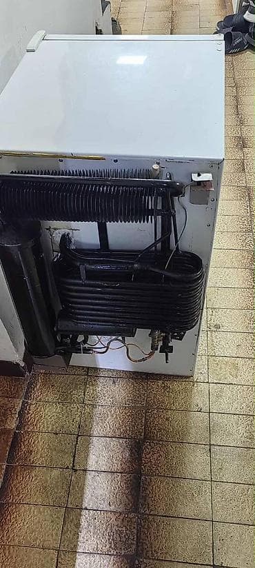 Prodajem frizider na plin 120L. Cena 23000 dinara. Broj telefona na lalafo.rs — 4 Prodajem frizider na plin 120L. Cena 23000 dinara. Broj telefona — 4