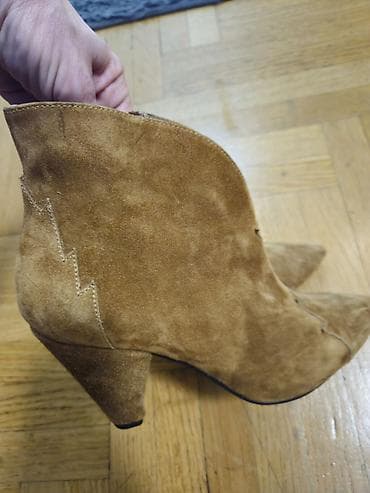 Solo kozne zenske čizme/ankle booties od brušene kože u braon-kamel na lalafo.rs — 3 Solo kozne zenske čizme/ankle booties od brušene kože u braon-kamel — 3