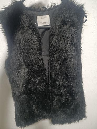 Bershka ženski prsluk od veštačkog krzna - Boja: crna - Model: bez at lalafo.rs — 4 Bershka ženski prsluk od veštačkog krzna - Boja: crna - Model: bez — 4