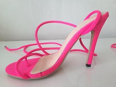 Pink sandale - 38 - Novo
Slanje postekspres
CC paket na lalafo.rs — 3 Pink sandale - 38 - Novo
Slanje postekspres
CC paket — 3