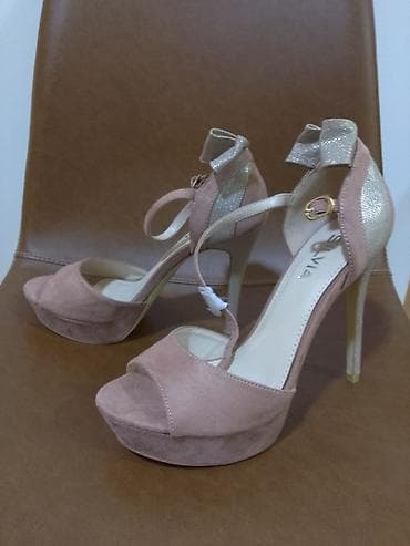 Women's Footwear: Puder roze,sa ukrasnom masnom,visoke potpetice,idealno za matursko at lalafo.rs — 9 Women's Footwear: Puder roze,sa ukrasnom masnom,visoke potpetice,idealno za matursko — 9