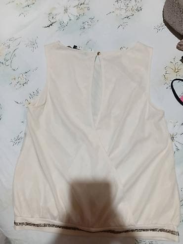 Ženska odeća – set majica i bluza - Pletena bluza/sweater u na lalafo.rs — 10 Ženska odeća – set majica i bluza - Pletena bluza/sweater u — 10