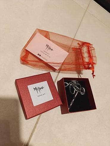 Elegantna ogrlica marke Mitto metal art, sa priveskom cilindričnog at lalafo.rs — 4 Elegantna ogrlica marke Mitto metal art, sa priveskom cilindričnog — 4