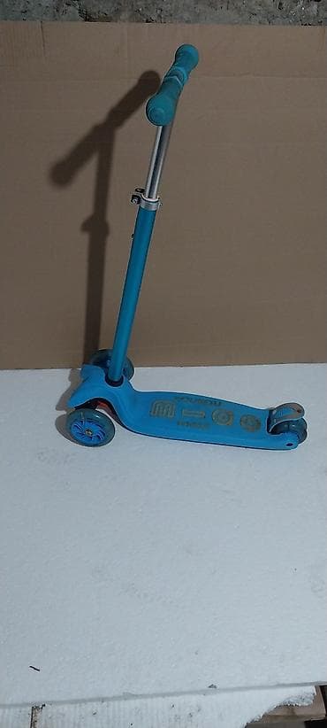 Sports & Leisure: Dečiji trotinet na tri točka – plavi, “Maxi” tip - Stabilna 3-točka at lalafo.rs — 1 Sports & Leisure: Dečiji trotinet na tri točka – plavi, “Maxi” tip - Stabilna 3-točka — 1