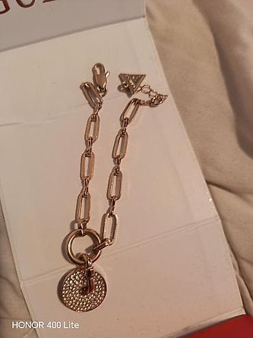 GUESS ženski set – sat i narukvica original - Modni sat sa velikim at lalafo.rs — 4 GUESS ženski set – sat i narukvica original - Modni sat sa velikim — 4