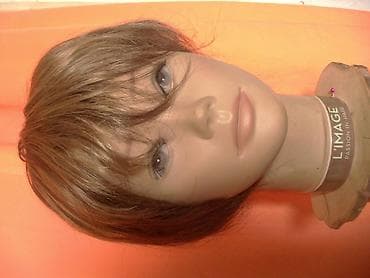 Kratka šatirana perika od prirodne kose Perika prikazana u oglasu je at lalafo.rs Kratka šatirana perika od prirodne kose Perika prikazana u oglasu je