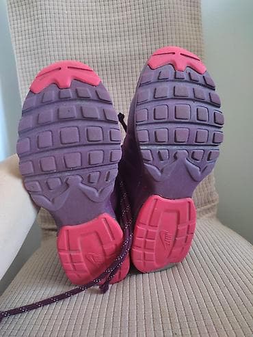 Nike original patike broj 37.5, u super stanju. Jedina mana je na lalafo.rs — 6 Nike original patike broj 37.5, u super stanju. Jedina mana je — 6