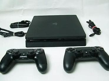 U ponudi Sony Playstation 4. Konzola je SLIM model, odlično očuvana na lalafo.rs U ponudi Sony Playstation 4. Konzola je SLIM model, odlično očuvana