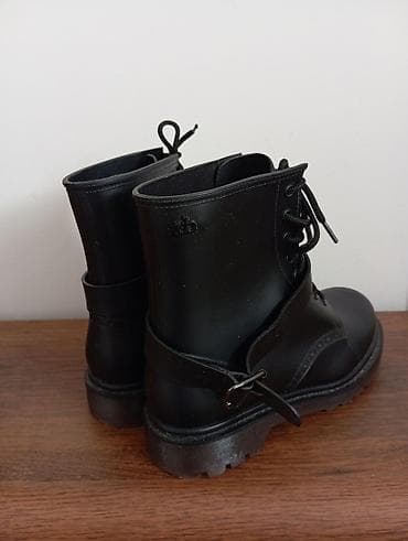 Crne kožne čizme sa pertlama i kaišem - Materijal: glatka crna koža - na lalafo.rs — 3 Crne kožne čizme sa pertlama i kaišem - Materijal: glatka crna koža - — 3