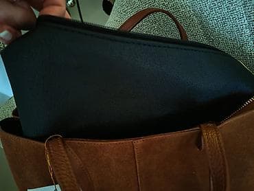 kom sa etiketom: Valentino torba nova, sa etiketom, od brusene koze, duple rucke za at lalafo.rs — 5 kom sa etiketom: Valentino torba nova, sa etiketom, od brusene koze, duple rucke za — 5