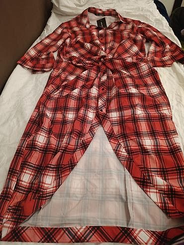 Duga košulja-haljina na kopčanje, brenda CMC WOMAN. - Model na lalafo.rs — 1 Duga košulja-haljina na kopčanje, brenda CMC WOMAN. - Model — 1