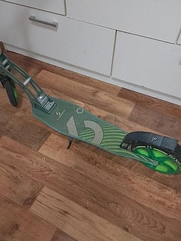 Trotinet je potouno ispravan, u odlicnom stanju je sa sitnim tragovima at lalafo.rs — 7 Trotinet je potouno ispravan, u odlicnom stanju je sa sitnim tragovima — 7