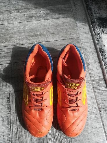 Patike za fudbal su u odličnom stanju na lalafo.rs — 1 Patike za fudbal su u odličnom stanju — 1