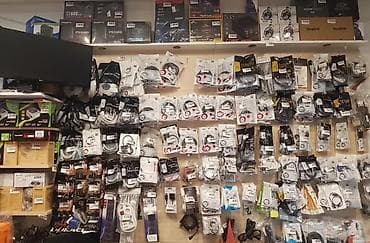 kom sa etiketom: Žičane in-ear slušalice sa mikrofonom (3.5 mm) - Univerzalni 3.5 mm at lalafo.rs — 8 kom sa etiketom: Žičane in-ear slušalice sa mikrofonom (3.5 mm) - Univerzalni 3.5 mm — 8